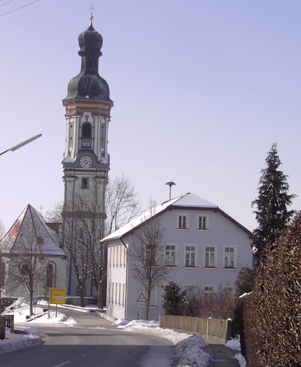 Schützenheim neben der Kirche